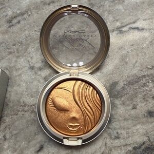 Mac Mariah Carey skin finish powder my Mimi nib